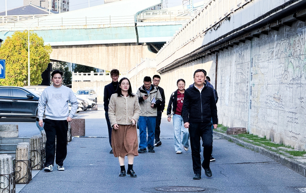 鏡湖區(qū)委常委、副區(qū)長(zhǎng)高偉來(lái)園調(diào)研指導(dǎo)工作